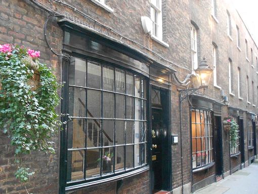 Secret London Walking Tour - Fun London Tours