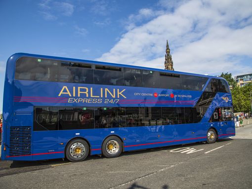 Edinburgh_Airport_to_City_Centre_Bus_Transfer_Airlink_Bus_2