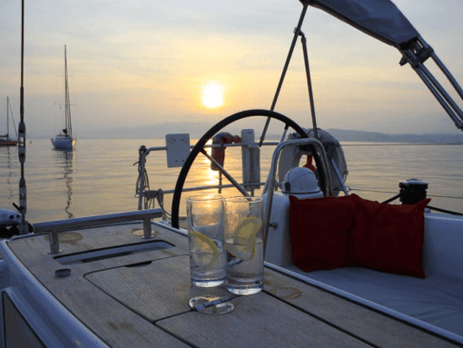 Glasses of wine at the sunset pn the Shared Sailing Tour with Lunch or Dinner from Lymington 4