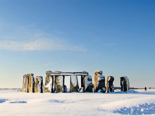 Salisbury, Stonehenge and Windsor Tour with Christmas Lunch _ Golden Tours 5