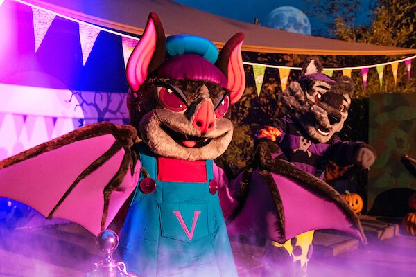 Chessington Entertainers during Halloween