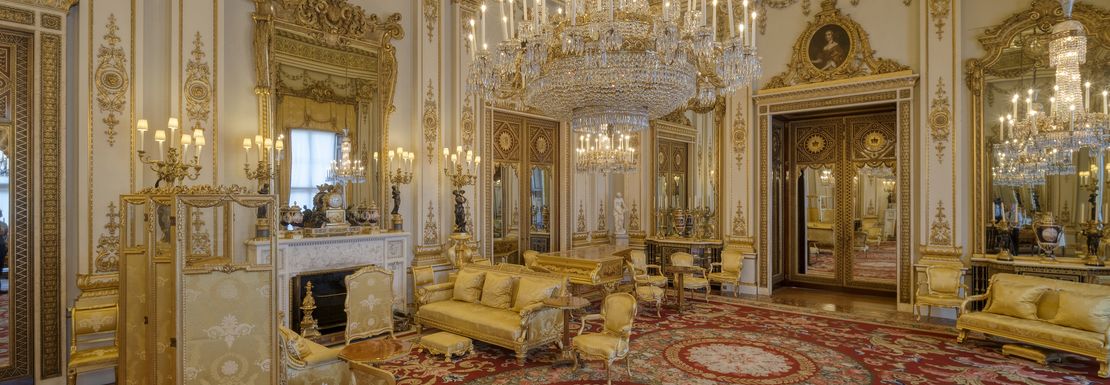 Buckingham_Palace_White_Drawing_Room