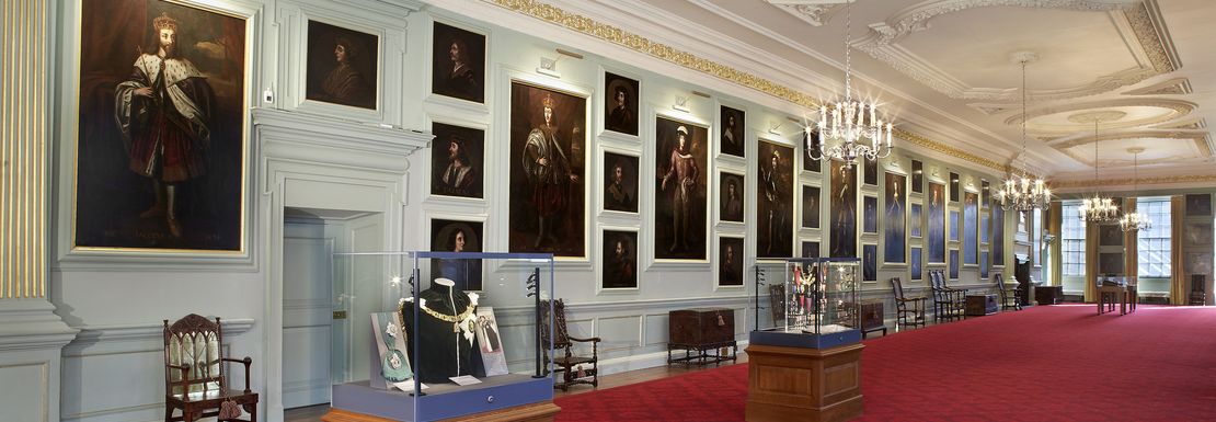 Great_Gallery_At_The_Palace_Of_Holyroodhouse