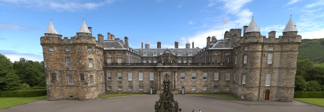 Palace_Of_Holyroodhouse_Exterior_View