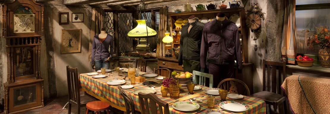 Ron_Weasleys_Kitchen_Set_At_Warner_Bros_Harry_Potter_Studio_Tour