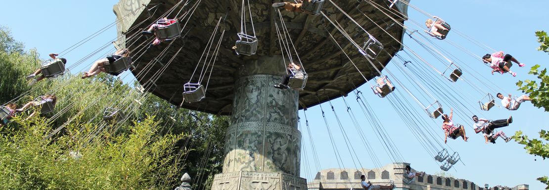 Monkey Swinger ride at Chessington World of Adventures Resort