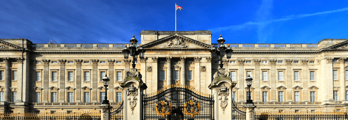 front view of Buckingham Palace in daytime