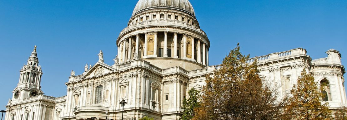 St Paul's Cathedral _ Golden Tours _ 4 _ Panoramic of Wren's masterpiece dominated by the Dome