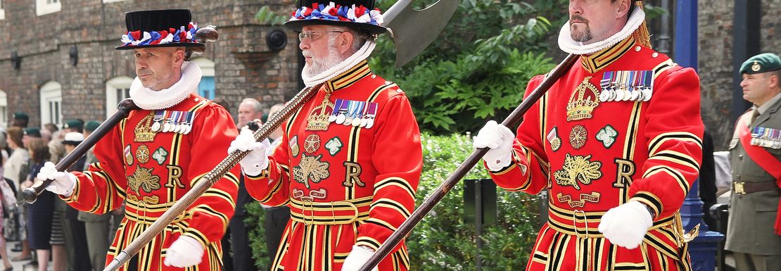 Tower of London _ Golden Tours _ Beefeaters