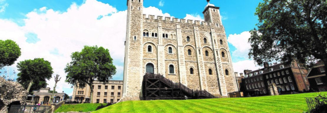 Tower of London _ Golden Tours _ The great hall of the castle, main building on site