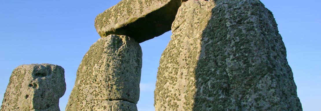 Windsor Castle, Bath and Stonehenge Tour _ Golden Tours _ Stonehenge 3