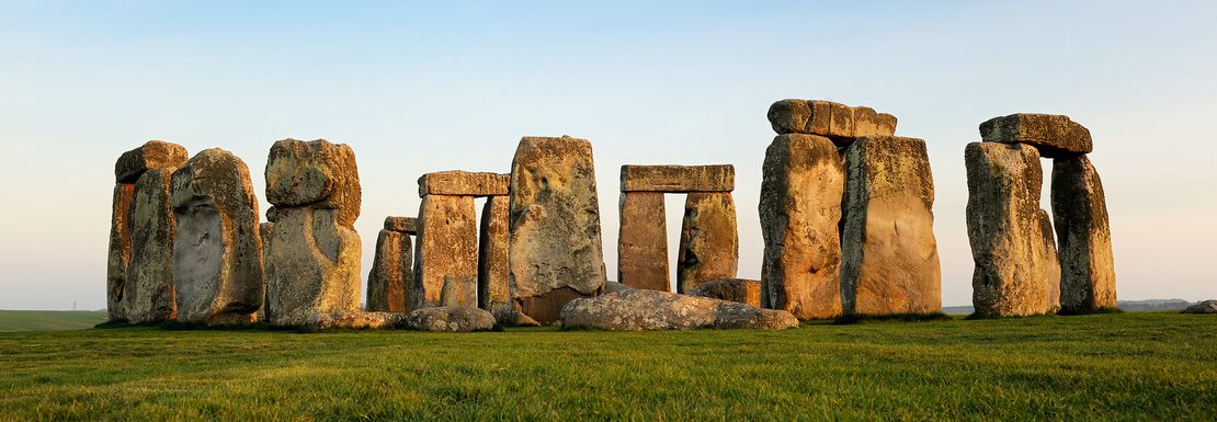 Windsor Castle, Bath and Stonehenge Tour _ Golden Tours _ Stonehenge 4