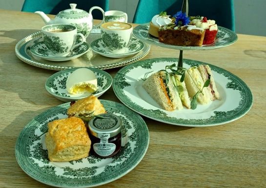 Afternoon Tea or Lunch at the British Museum _ Golden Tours 4
