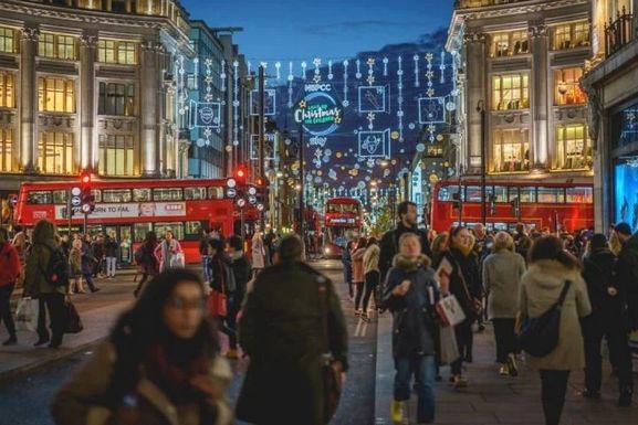 London by Night with Christmas Lights Tour - Golden Tours 01.jpg