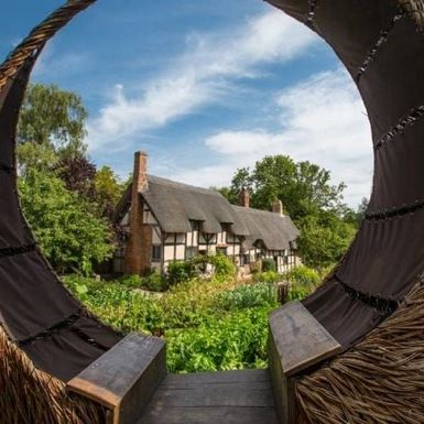 Shakespeare’s Stratford and the Cotswolds Tour - Golden Tours 07 - sq.jpg