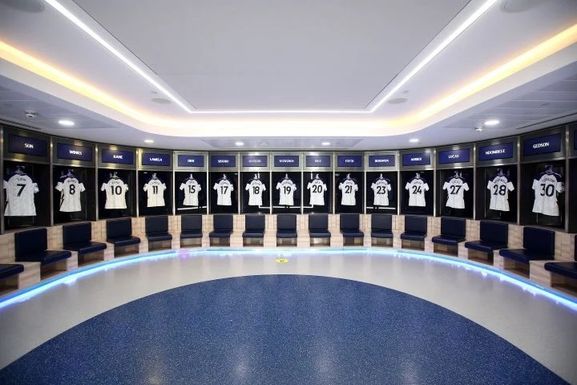 Tottenham Hotspur Stadium Tour - Golden Tours 02.jpg