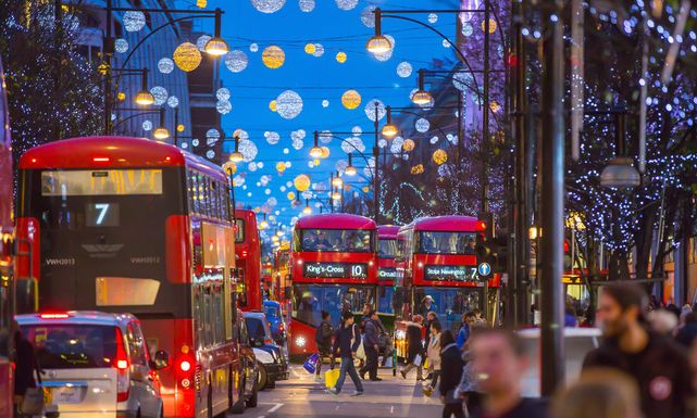 Christmas Eve in London Tour with Dinner and Midnight Mass _ Golden Tours 2.
