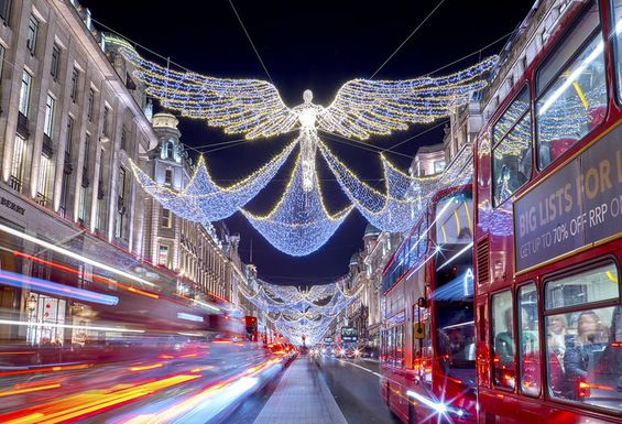 Christmas Eve in London Tour with Dinner and Midnight Mass _ Golden Tours _ Christmas lights at Regent Street 2016