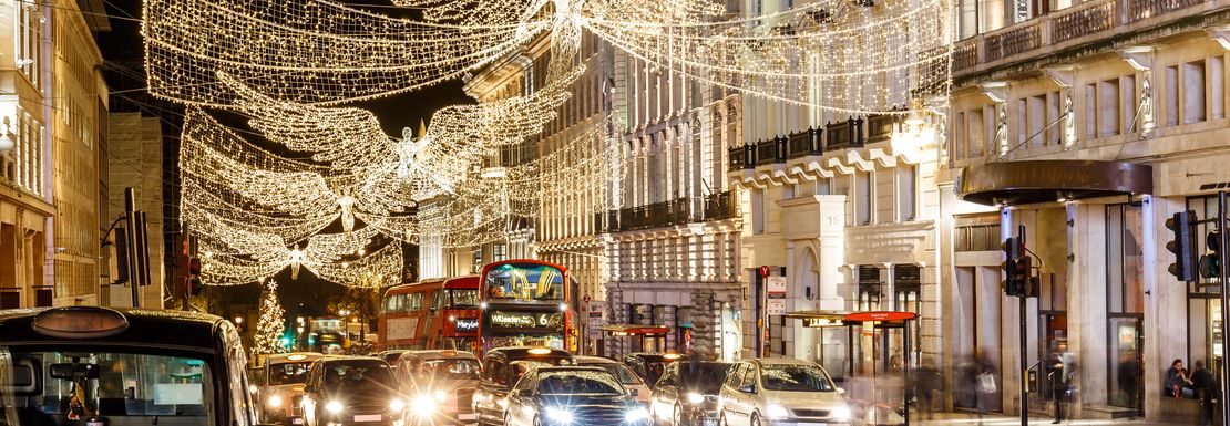 Christmas Eve in London Tour with Dinner and Midnight Mass _ Golden Tours _ Regent Street 2