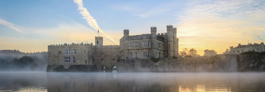 Leeds Castle, Canterbury Market, Dover and Greenwich w Free Lunch Pack on Christmas Eve _ Golden Tours 4