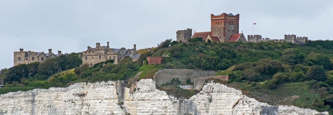 Leeds Castle, Canterbury Market, Dover and Greenwich w Free Lunch Pack on Christmas Eve _ Golden Tours 7
