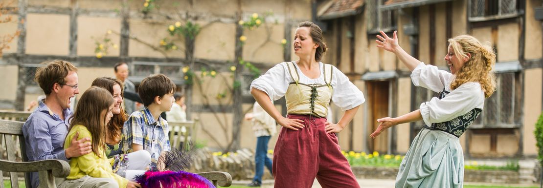 Oxford, Cotswolds and Stratford-upon-Avon Tour with Christmas Lunch _ Golden Tours 7 _ Shakespeare Aloud!