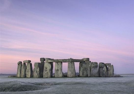 Salisbury, Stonehenge and Windsor Tour with Christmas Lunch _ Golden Tours 3