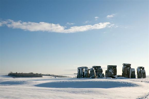 Salisbury, Stonehenge and Windsor Tour with Christmas Lunch _ Golden Tours 4