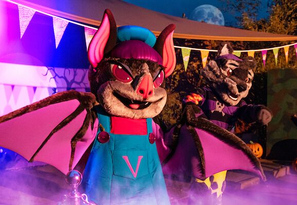 Chessington Entertainers during Halloween