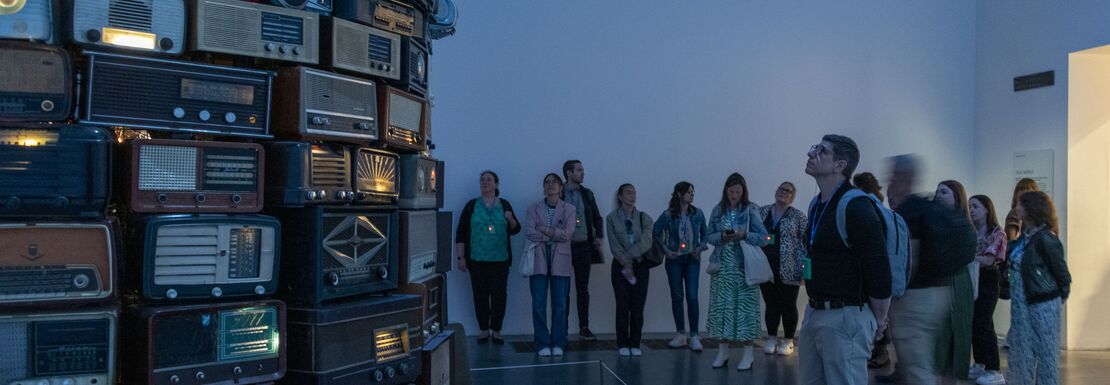 A guided tour together views London's Tate Modern together