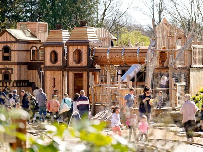 People visiting Blenheim Palace