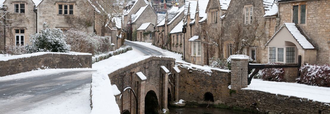 Snow over the bridge in the Cotswolds
