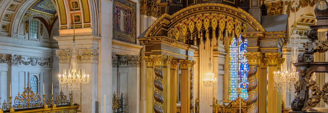Visitors near High Altar at St Paul's Cathedral